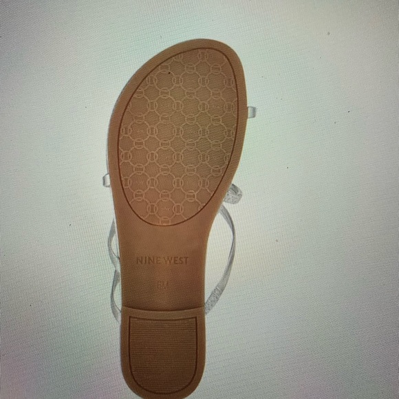 Women New Toe Ring Flat Sandals by Nine West. - Picture 6 of 6